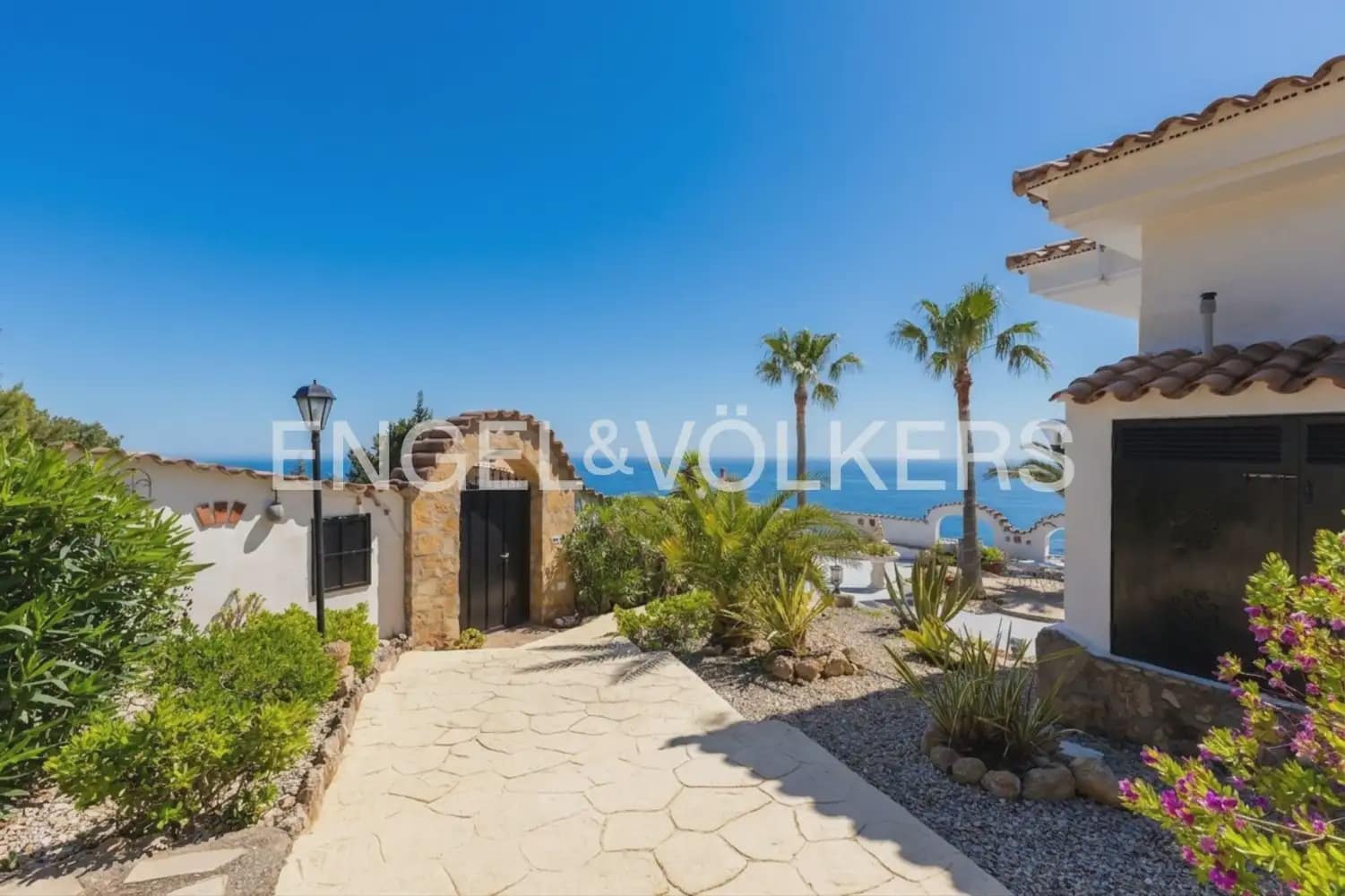 5 bedroom Villa for sale in Alcala de Xivert with pool garage - € 775,000 (Ref: 9898227)