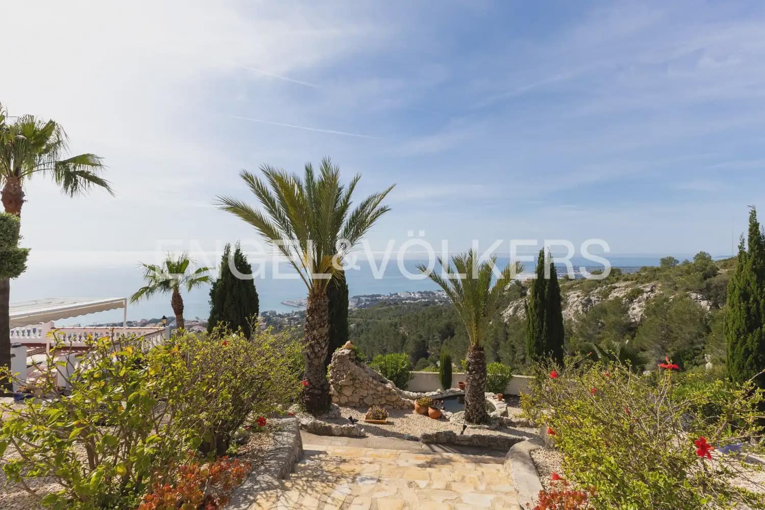 5 bedroom Villa for sale in Alcala de Xivert with pool garage - € 775,000 (Ref: 9898227)