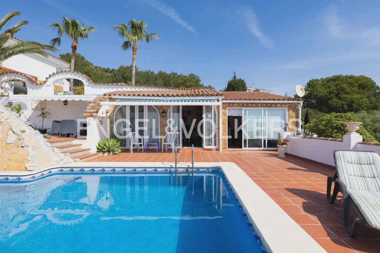 5 bedroom Villa for sale in Alcala de Xivert with pool garage - € 775,000 (Ref: 9898227)