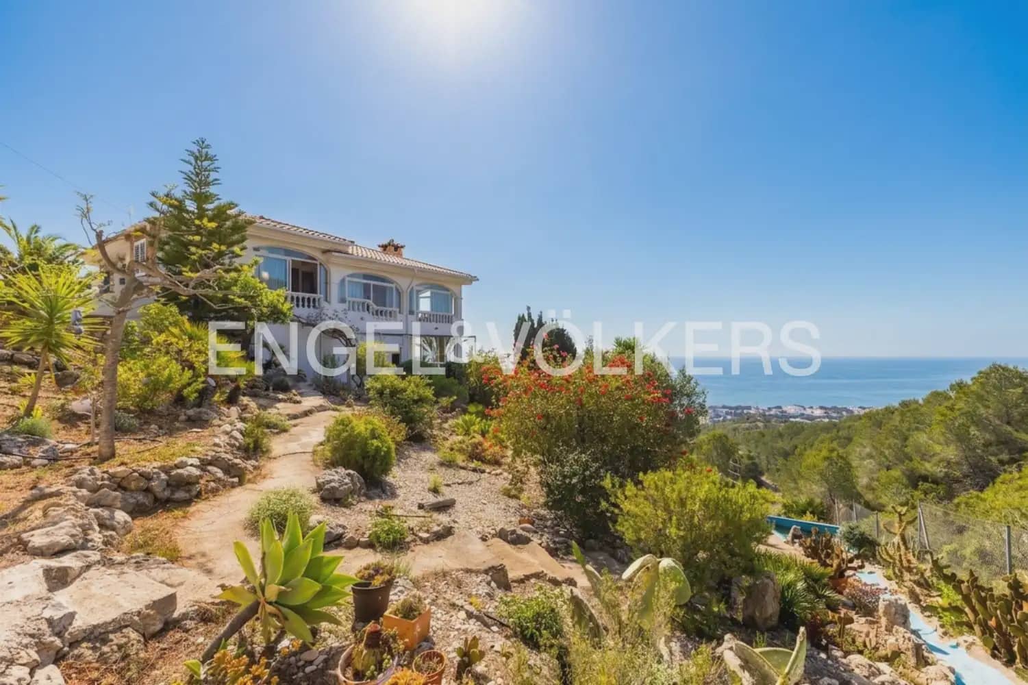 5 bedroom Villa for sale in Alcala de Xivert with pool garage - € 775,000 (Ref: 9898227)