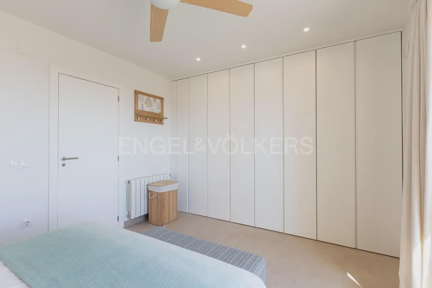 4 quarto Moradia em Banda para arrendar em Valencia cidade com piscina - 1 700 € (Ref: 9898229)