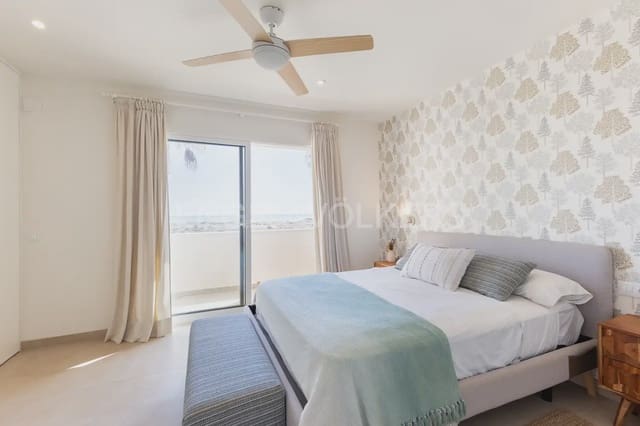 4 bedroom Terraced Villa for rent in El perellonet, Valencia city with pool - € 1,700 (Ref: 9898229)