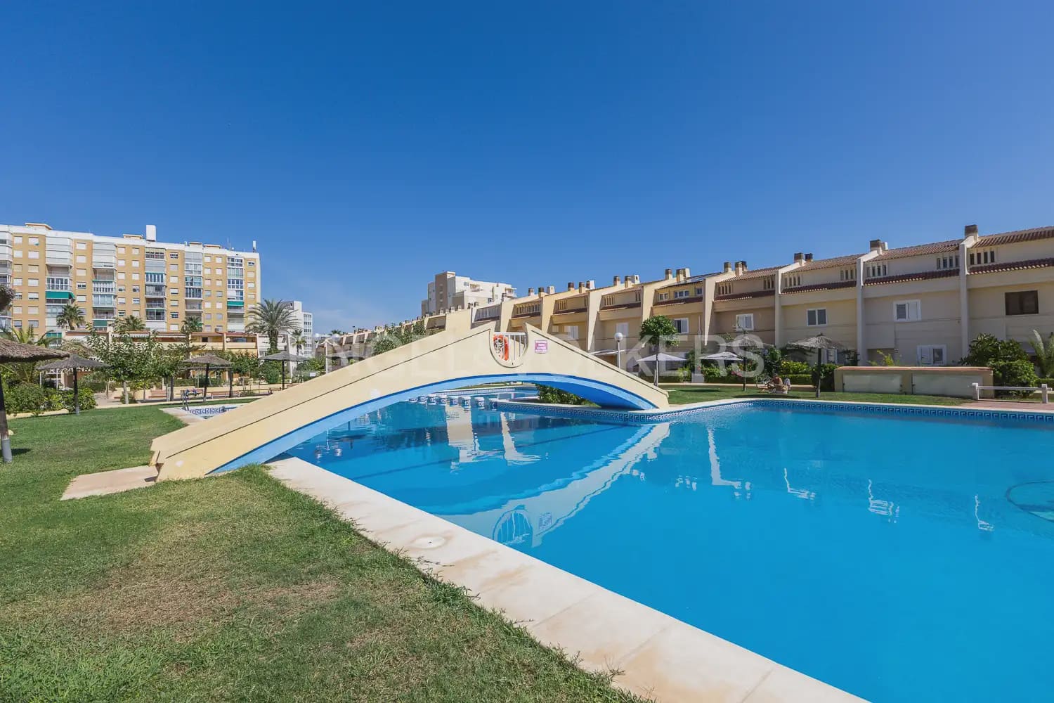 4 quarto Moradia em Banda para arrendar em Valencia cidade com piscina - 1 700 € (Ref: 9898229)