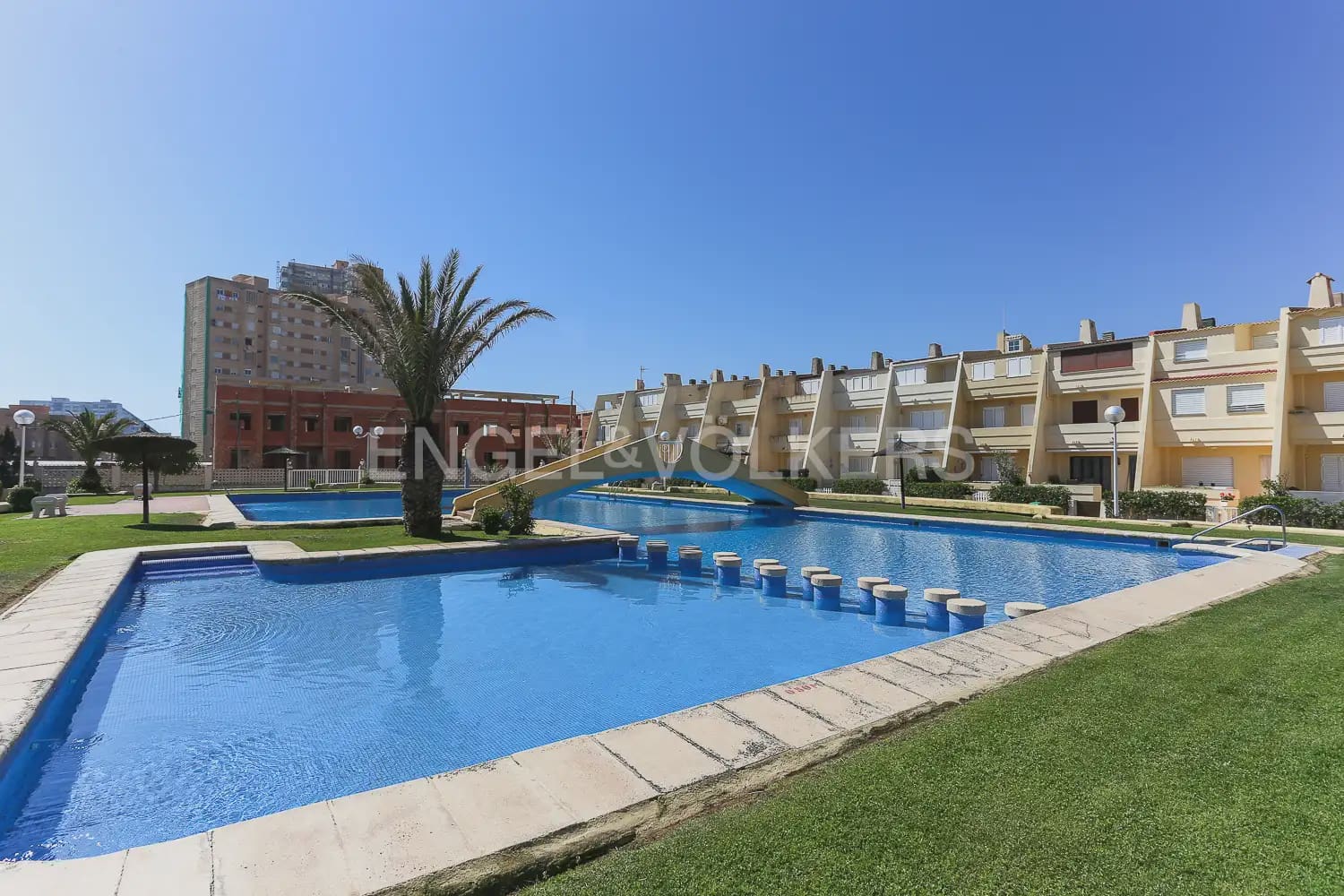 4 quarto Moradia em Banda para arrendar em Valencia cidade com piscina - 1 700 € (Ref: 9898229)