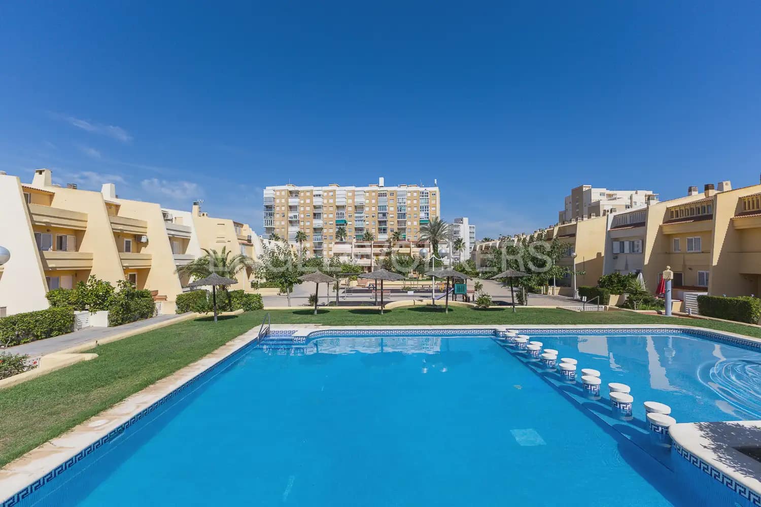 4 quarto Moradia em Banda para arrendar em Valencia cidade com piscina - 1 700 € (Ref: 9898229)