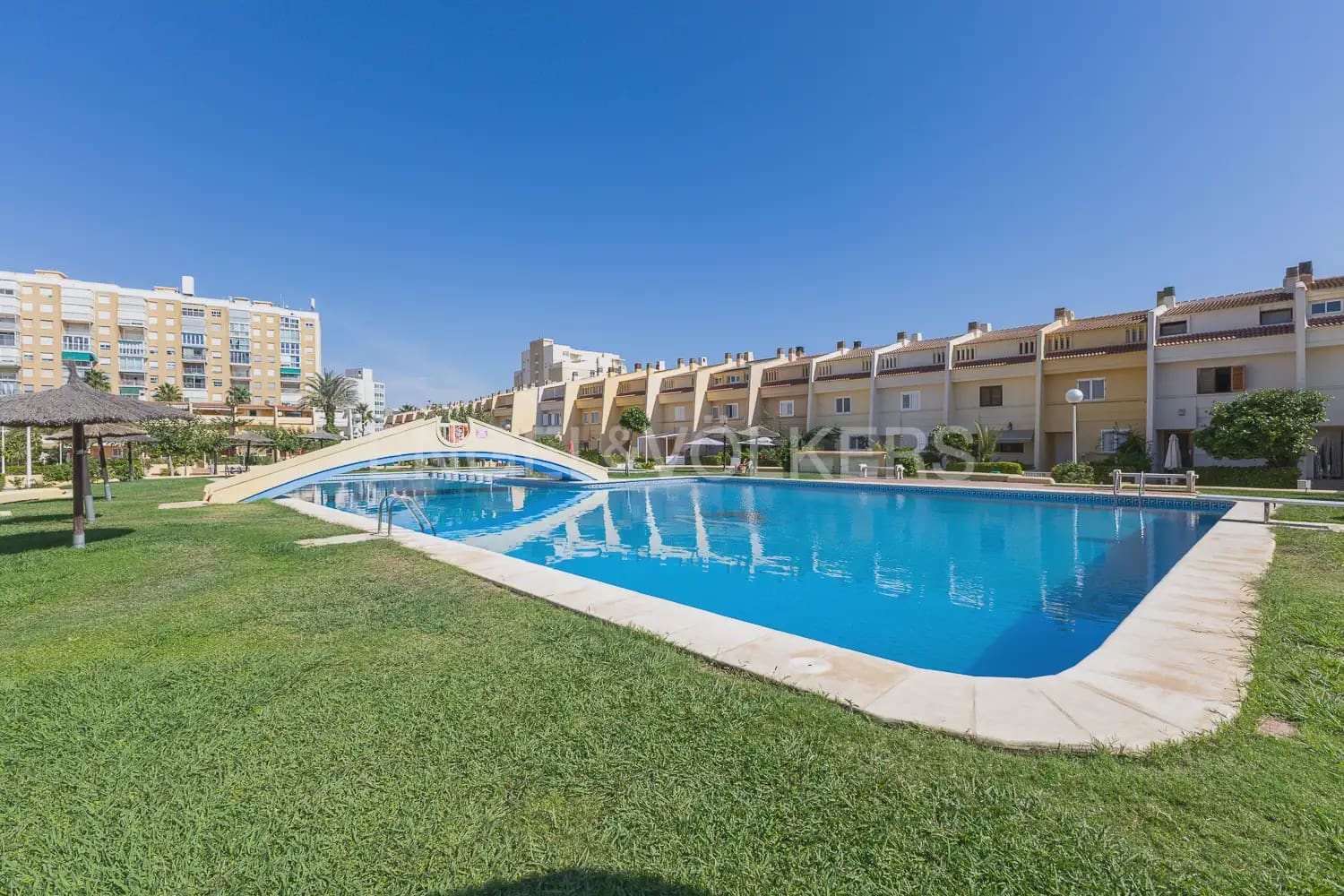 4 quarto Moradia em Banda para arrendar em Valencia cidade com piscina - 1 700 € (Ref: 9898229)