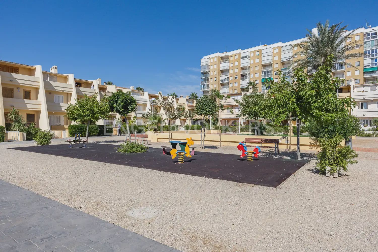 4 quarto Moradia em Banda para arrendar em Valencia cidade com piscina - 1 700 € (Ref: 9898229)
