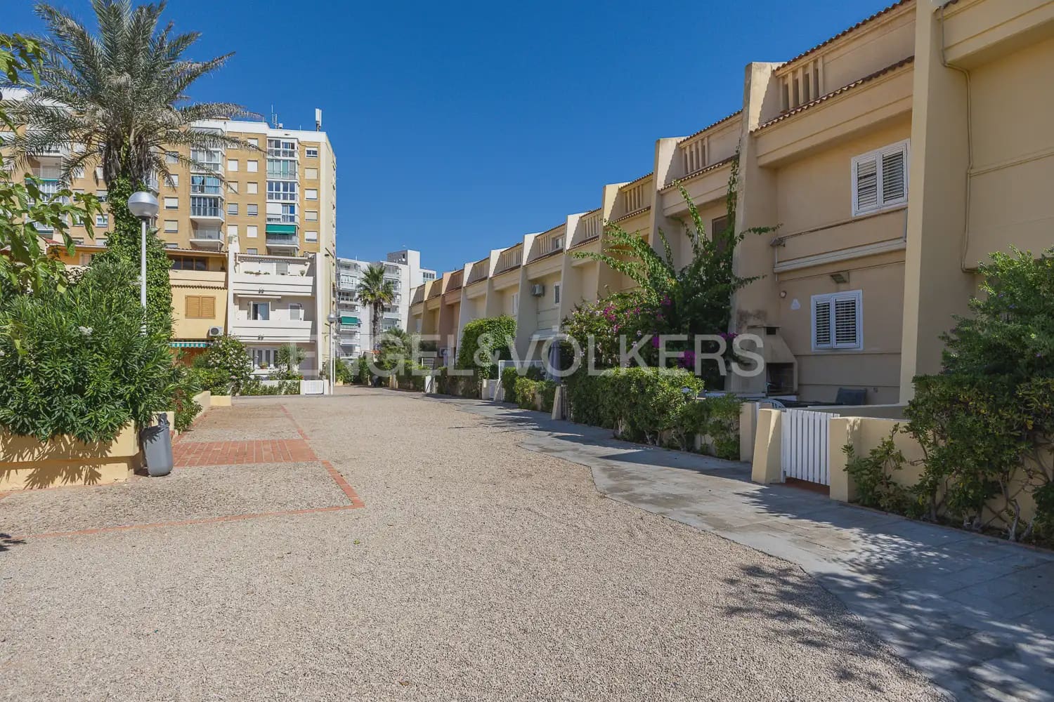4 quarto Moradia em Banda para arrendar em Valencia cidade com piscina - 1 700 € (Ref: 9898229)