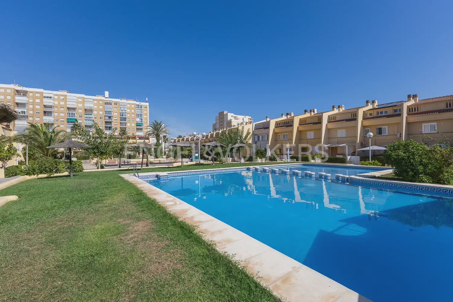 4 quarto Moradia em Banda para arrendar em Valencia cidade com piscina - 1 700 € (Ref: 9898229)