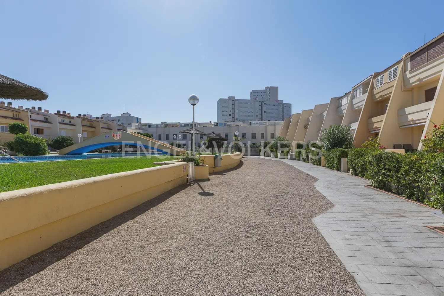 4 quarto Moradia em Banda para arrendar em Valencia cidade com piscina - 1 700 € (Ref: 9898229)