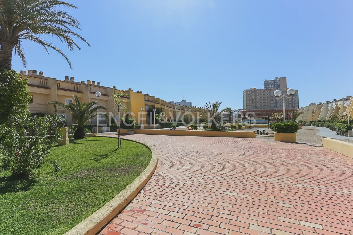 4 quarto Moradia em Banda para arrendar em Valencia cidade com piscina - 1 700 € (Ref: 9898229)