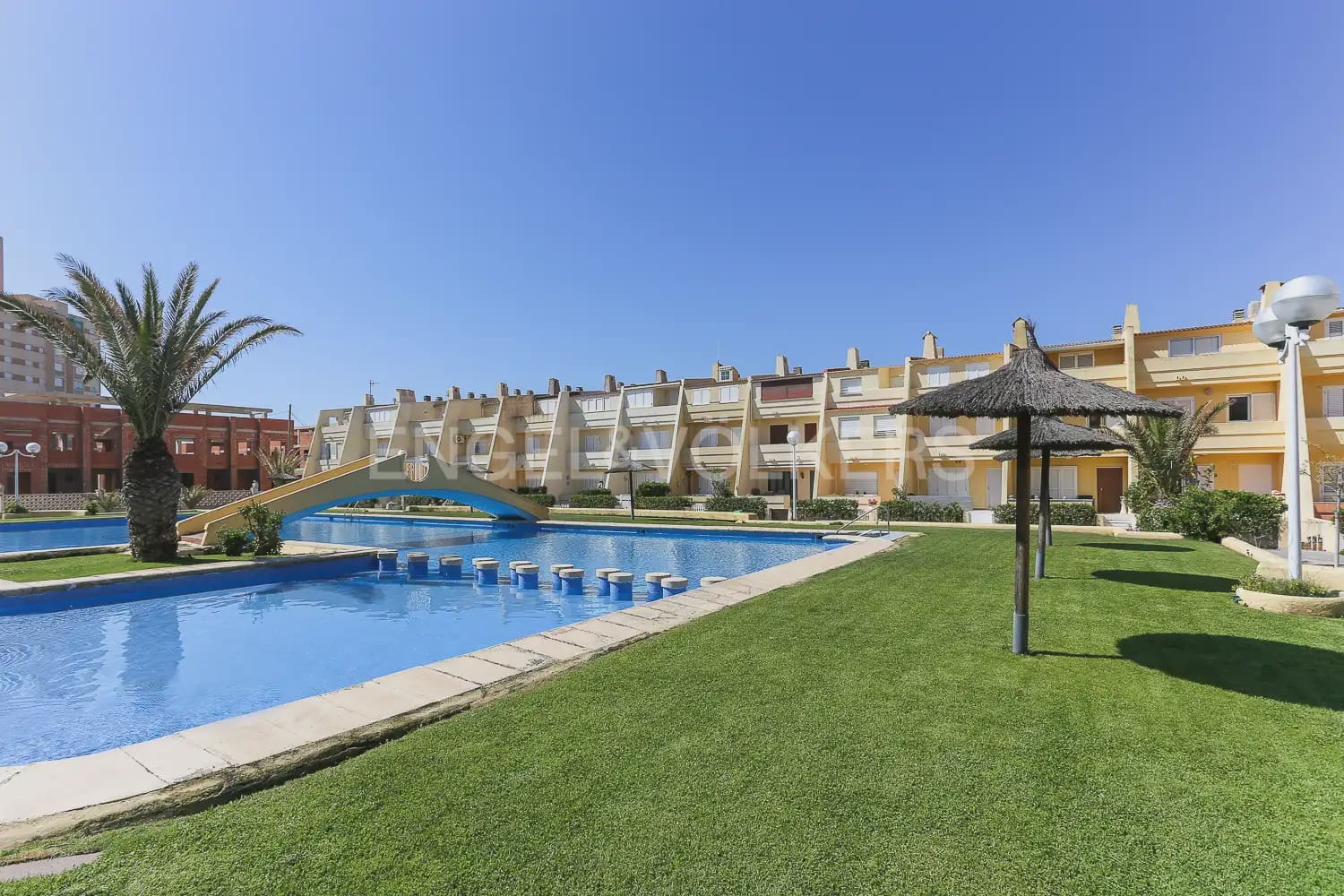 4 quarto Moradia em Banda para arrendar em Valencia cidade com piscina - 1 700 € (Ref: 9898229)