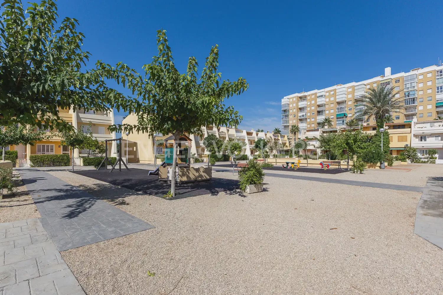 4 quarto Moradia em Banda para arrendar em Valencia cidade com piscina - 1 700 € (Ref: 9898229)