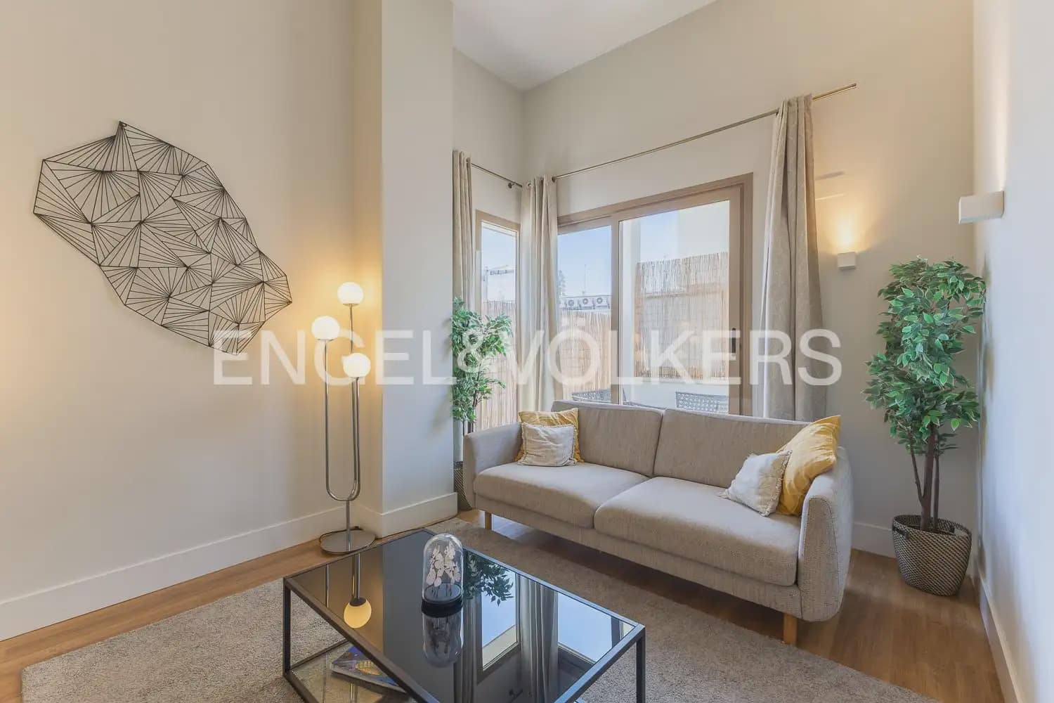 1 bedroom Penthouse for sale in Valencia city with pool - € 595,000 (Ref: 9898230)