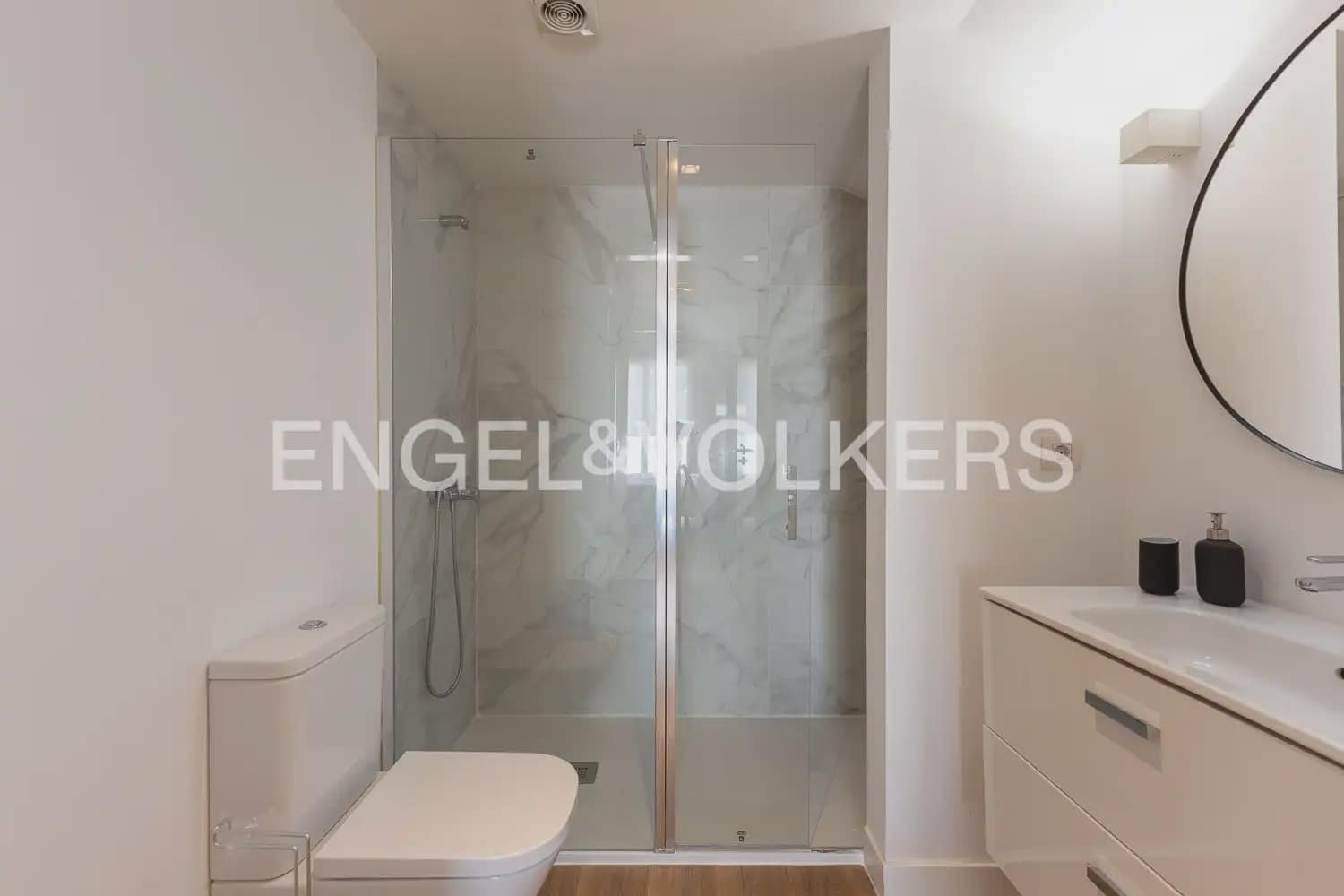 1 bedroom Penthouse for sale in Valencia city with pool - € 595,000 (Ref: 9898230)