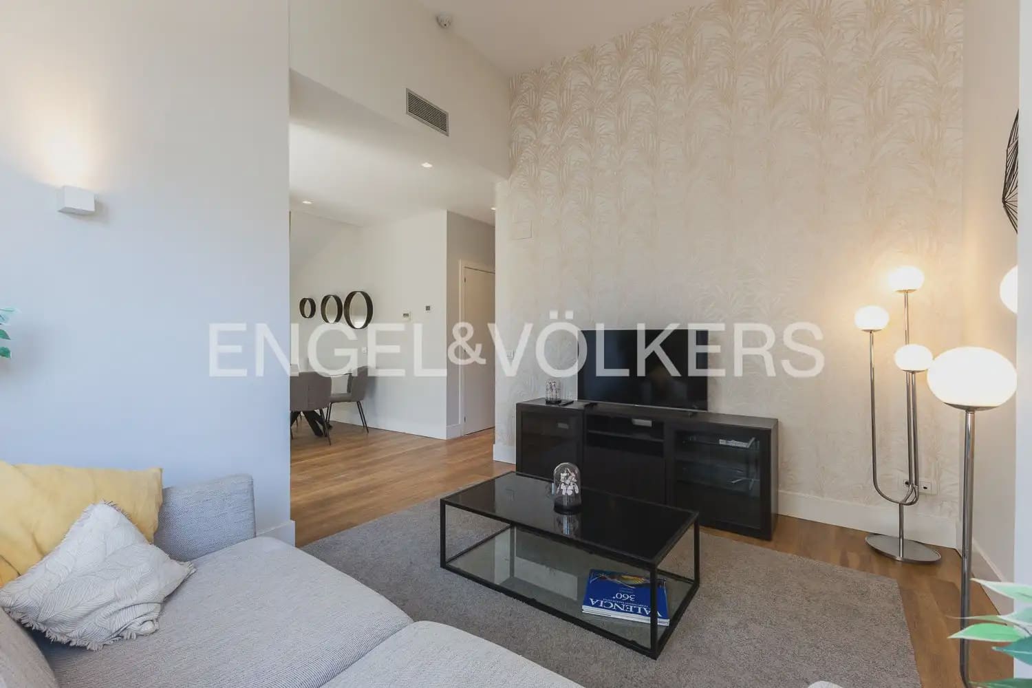 1 bedroom Penthouse for sale in Valencia city with pool - € 595,000 (Ref: 9898230)