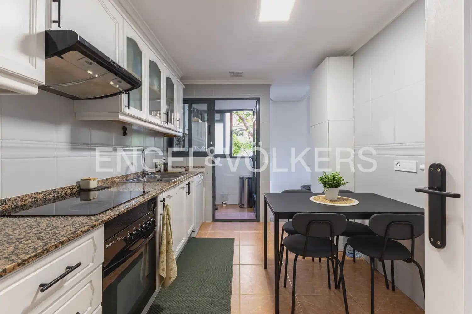 3 bedroom Apartment for sale in Valencia city - € 350,000 (Ref: 9898235)