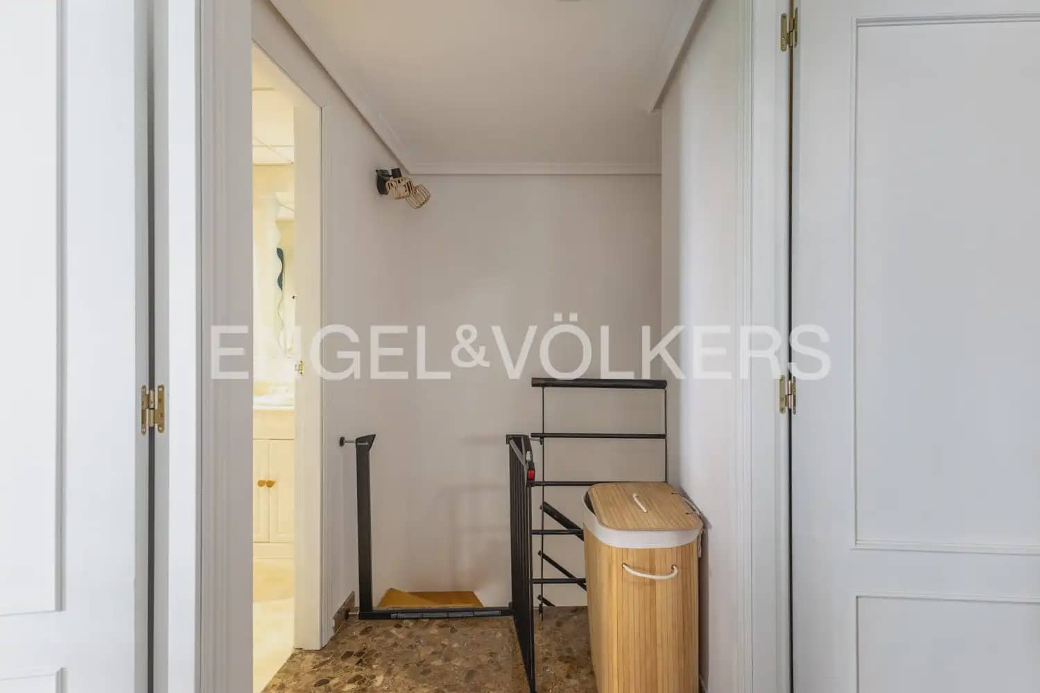 3 bedroom Apartment for sale in Valencia city - € 350,000 (Ref: 9898235)