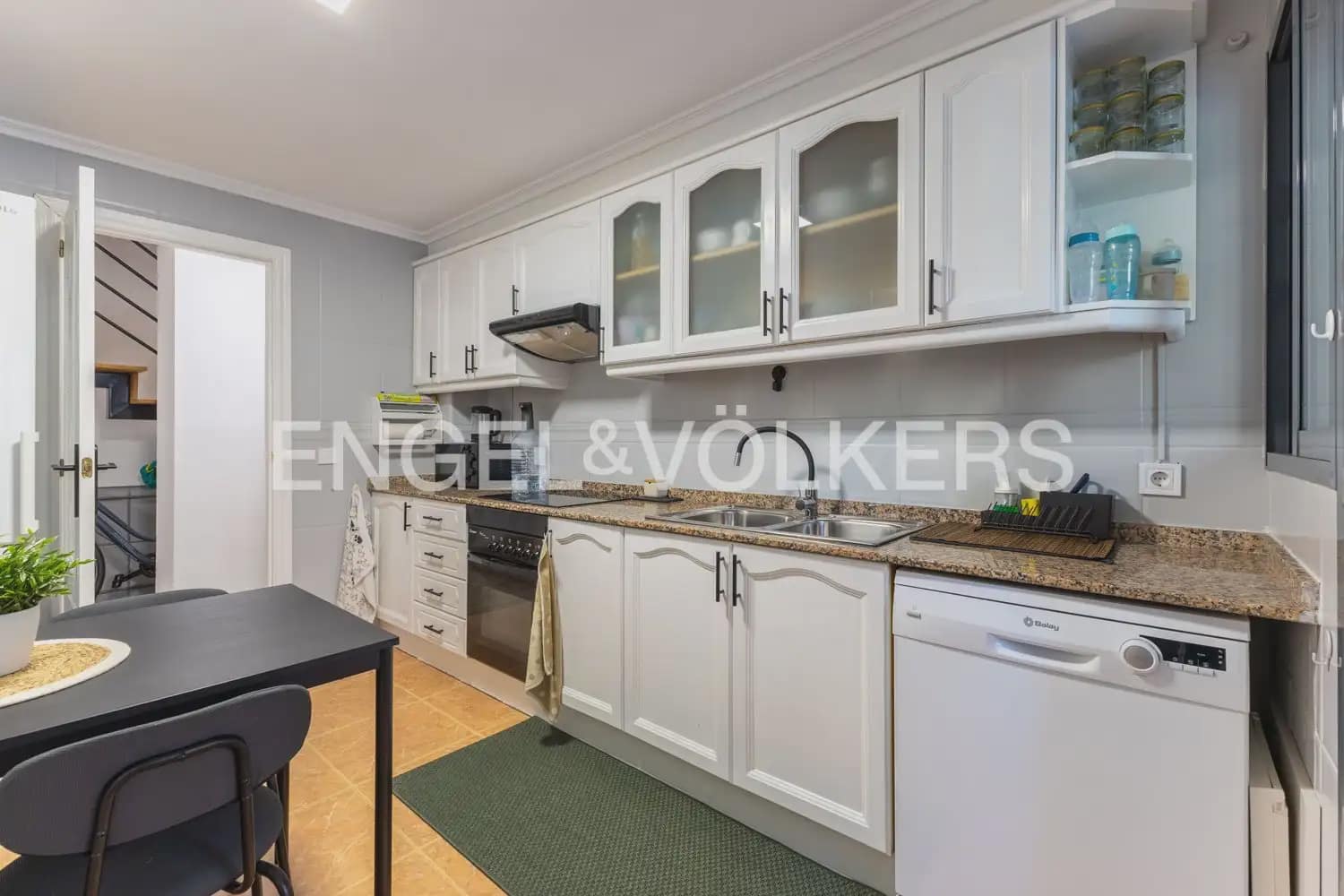 3 bedroom Apartment for sale in Valencia city - € 350,000 (Ref: 9898235)