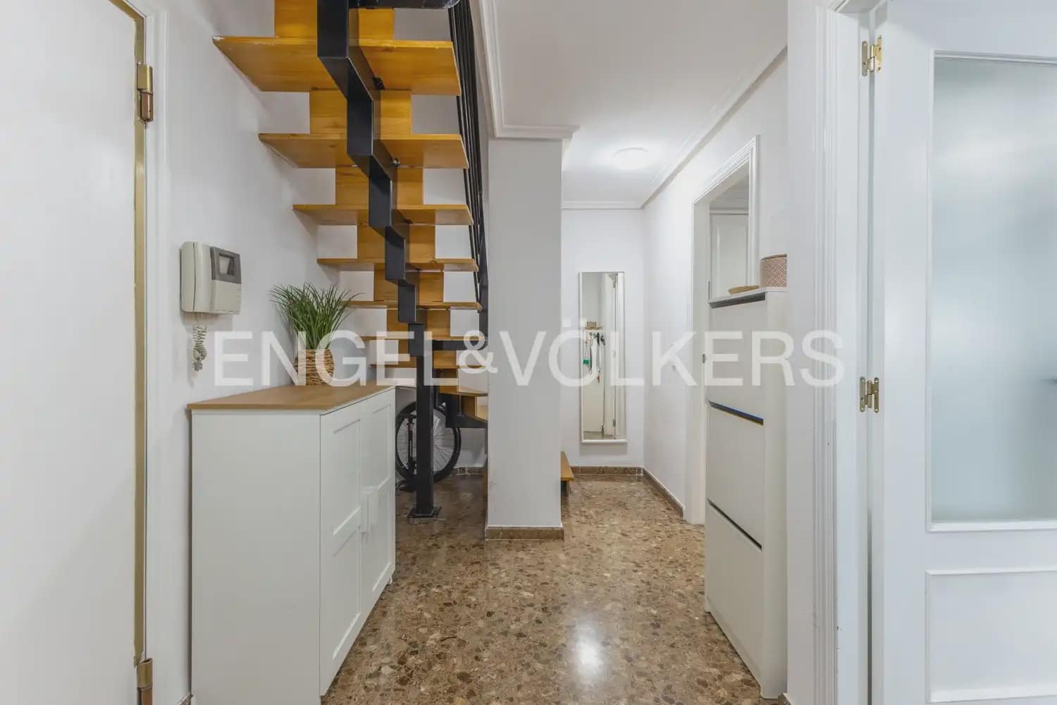 3 bedroom Apartment for sale in Valencia city - € 350,000 (Ref: 9898235)