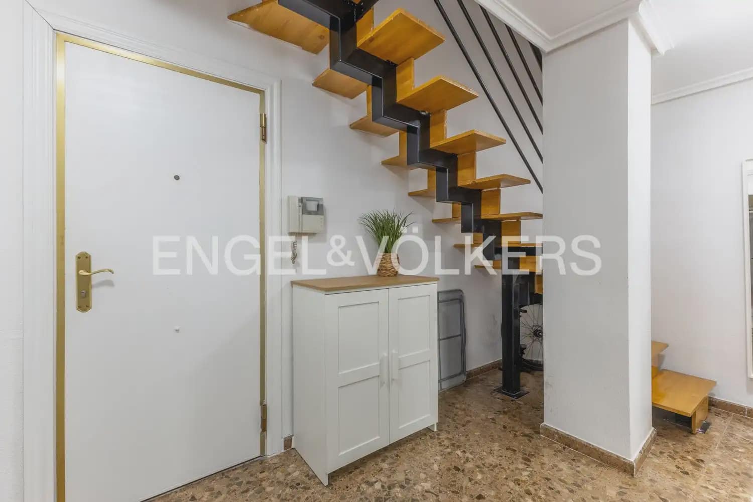 3 bedroom Apartment for sale in Valencia city - € 350,000 (Ref: 9898235)