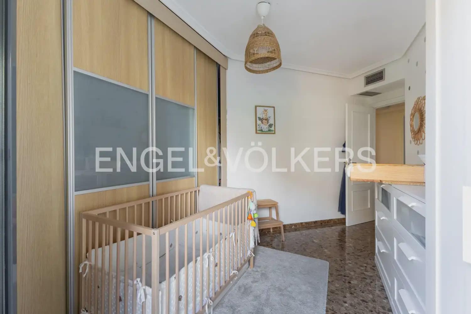 3 bedroom Apartment for sale in Valencia city - € 350,000 (Ref: 9898235)