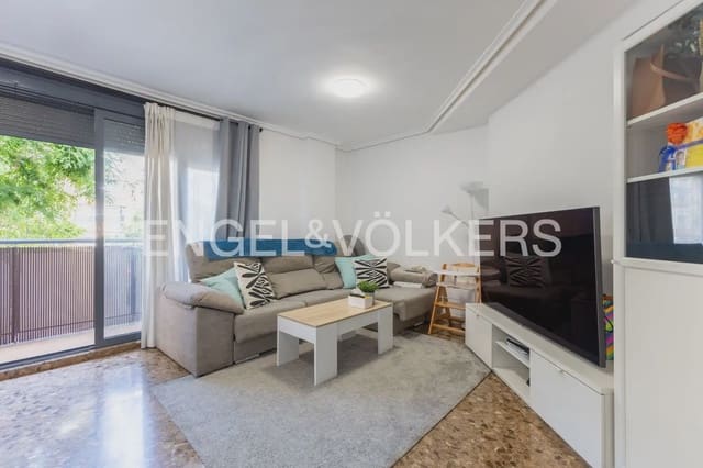 3 bedroom Apartment for sale in Sant Isidre, Valencia city - € 350,000 (Ref: 9898235)
