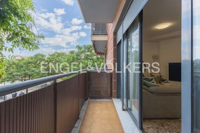 3 bedroom Apartment for sale in Sant Isidre, Valencia city - € 350,000 (Ref: 9898235)