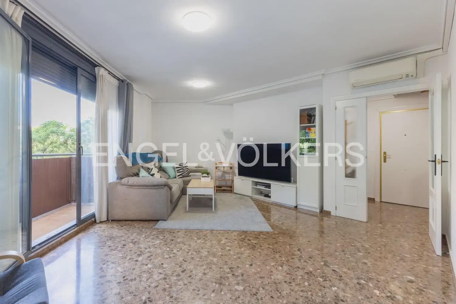 3 bedroom Apartment for sale in Valencia city - € 350,000 (Ref: 9898235)
