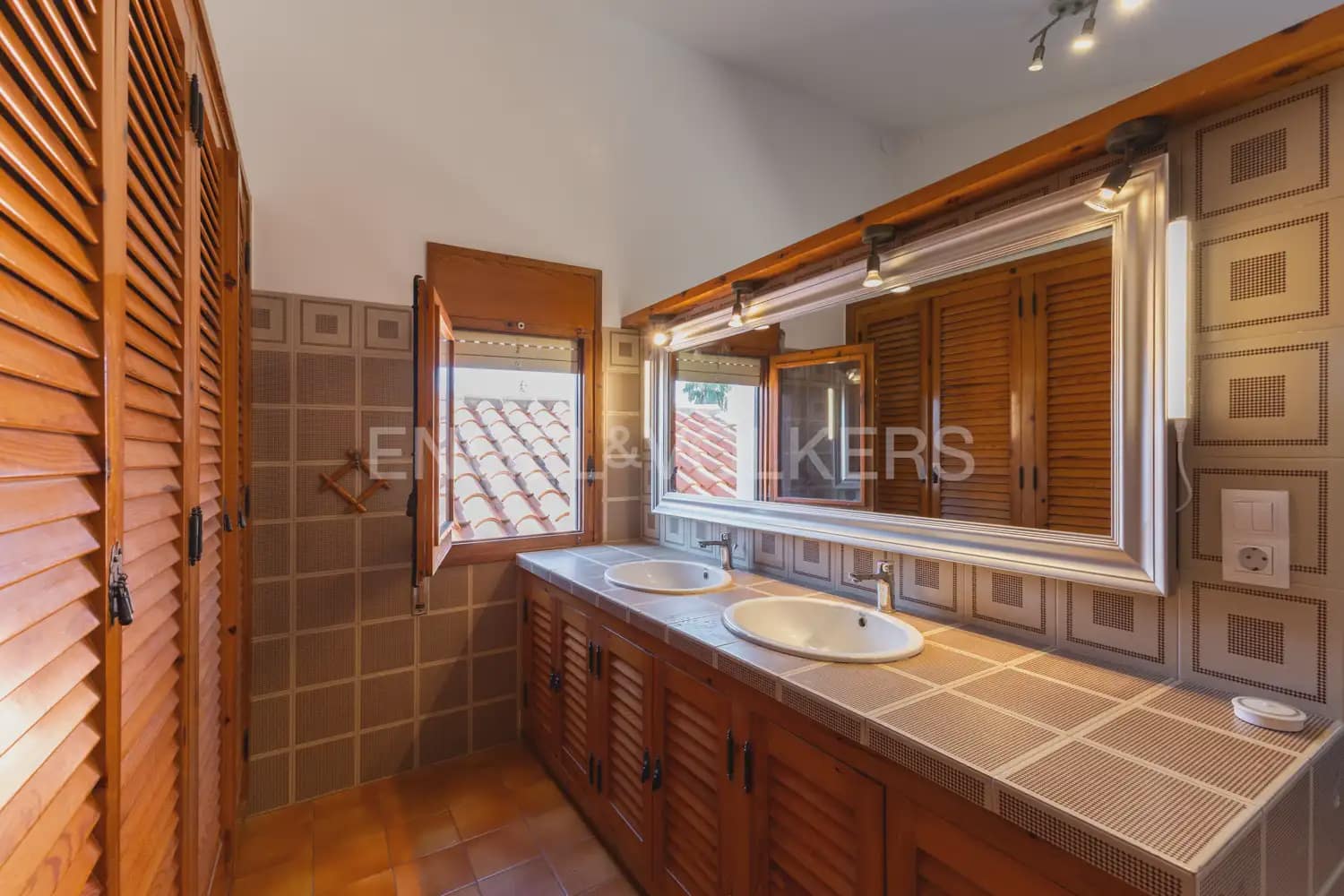 3 makuuhuone Huvila myytävänä paikassa Vinaros mukana uima-altaan - 440 000 € (Ref: 9898236)