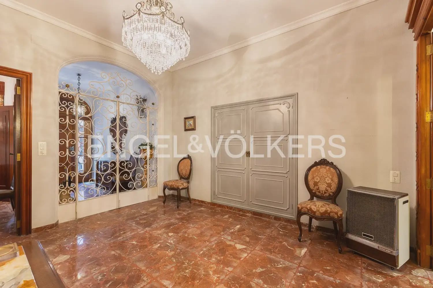 4 bedroom Townhouse for sale in Guadassuar with garage - € 315,000 (Ref: 9898238)