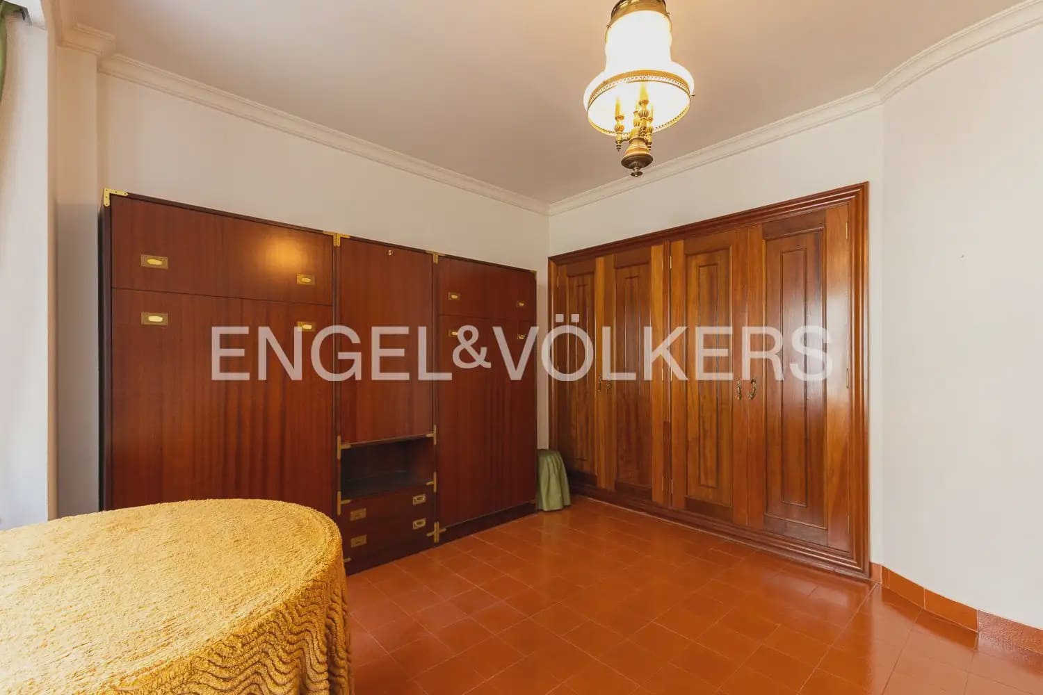 4 bedroom Townhouse for sale in Guadassuar with garage - € 315,000 (Ref: 9898238)