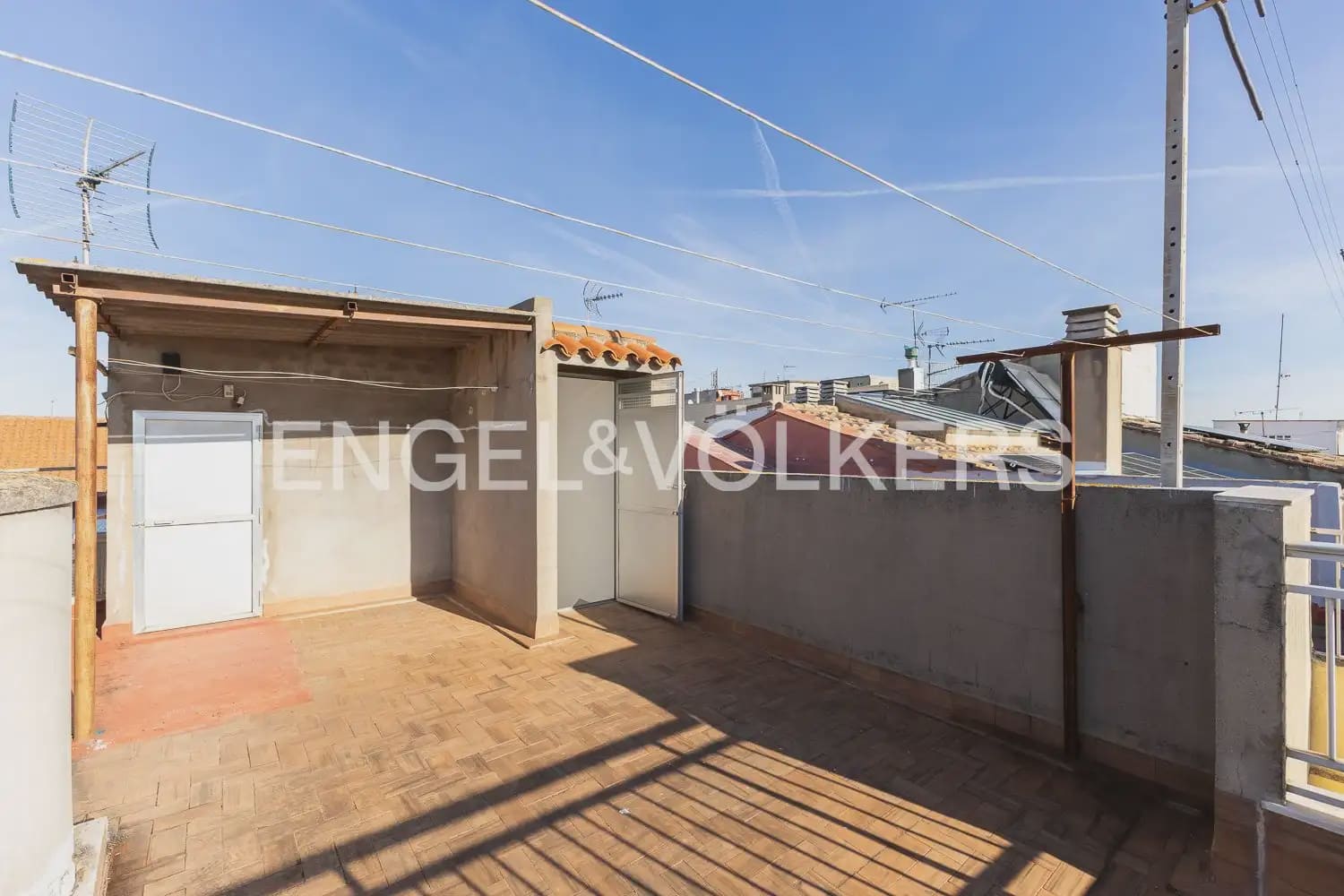 4 bedroom Townhouse for sale in Guadassuar with garage - € 315,000 (Ref: 9898238)