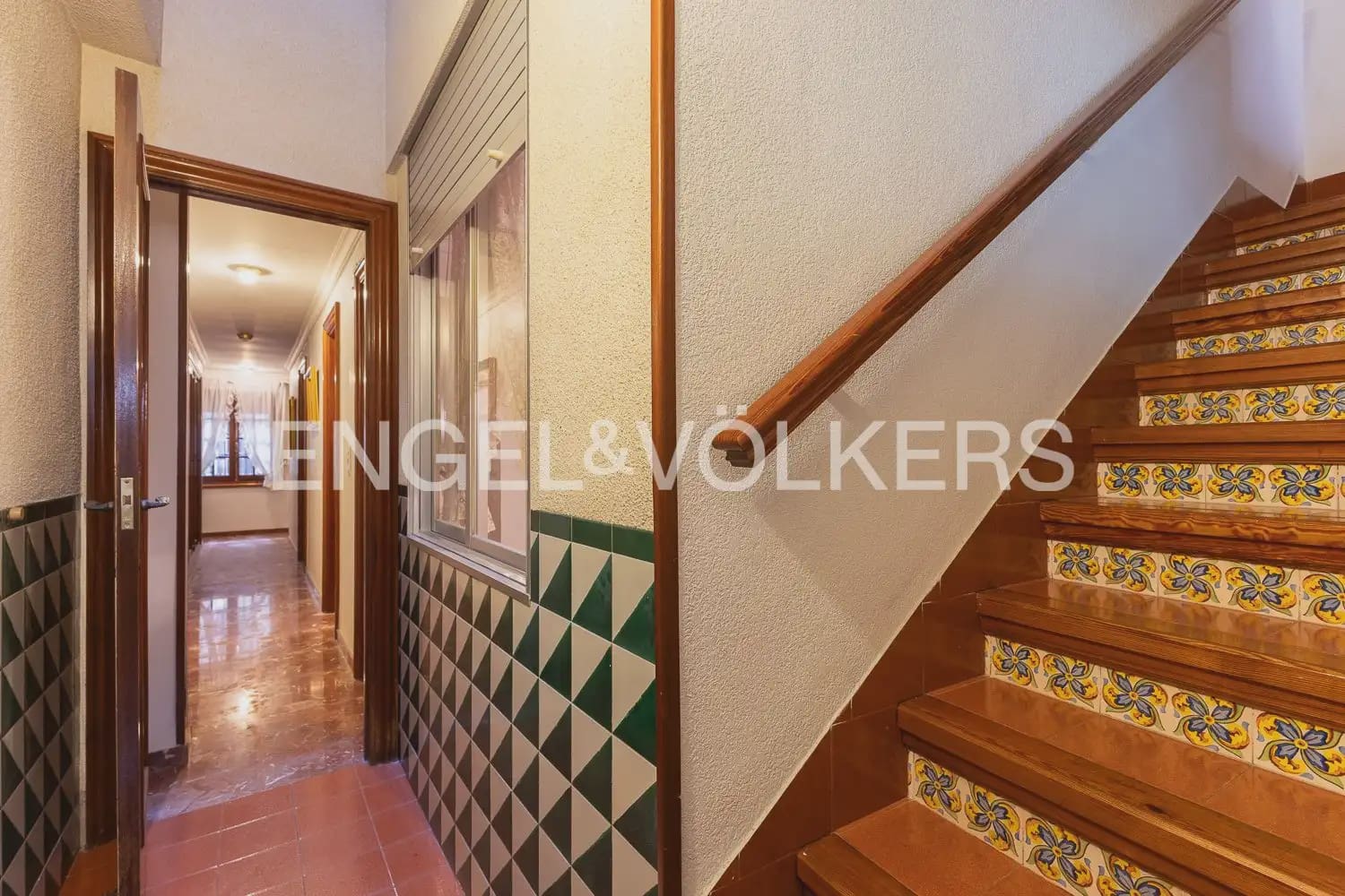 4 bedroom Townhouse for sale in Guadassuar with garage - € 315,000 (Ref: 9898238)