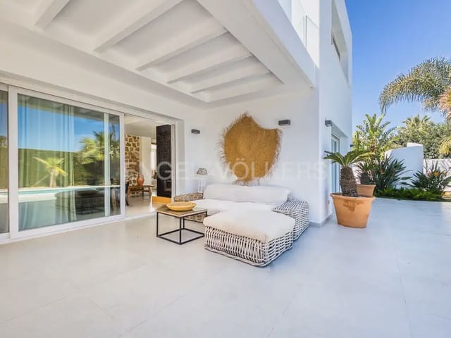 Villa/Maison de 4 chambres à louer à El Montgó, Dénia avec piscine garage - 5 500 € (Ref: 9898239)