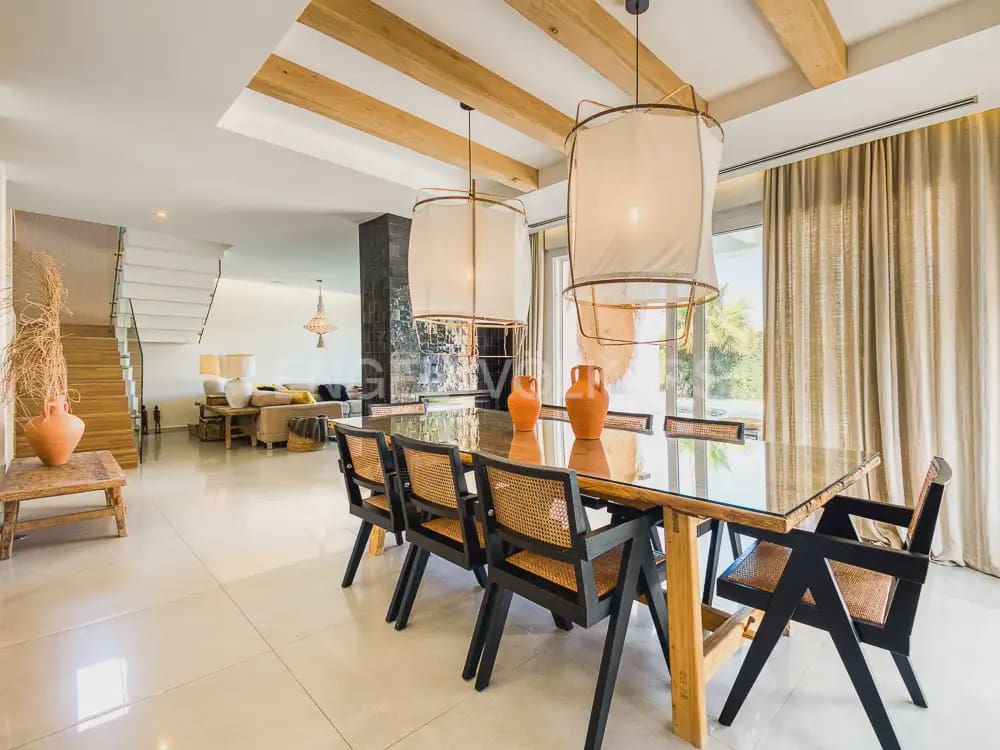 Villa/Maison de 4 chambres à louer à Denia avec piscine garage - 5 500 € (Ref: 9898239)