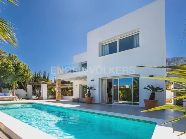 Villa/Maison de 4 chambres à louer à El Montgó, Dénia avec piscine garage - 5 500 € (Ref: 9898239)