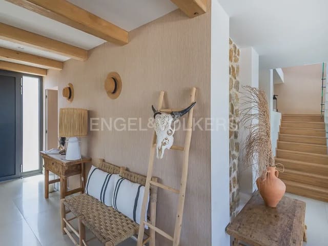Villa/Maison de 4 chambres à louer à El Montgó, Dénia avec piscine garage - 5 500 € (Ref: 9898239)
