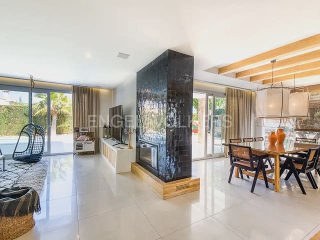 Villa/Maison de 4 chambres à louer à El Montgó, Dénia avec piscine garage - 5 500 € (Ref: 9898239)