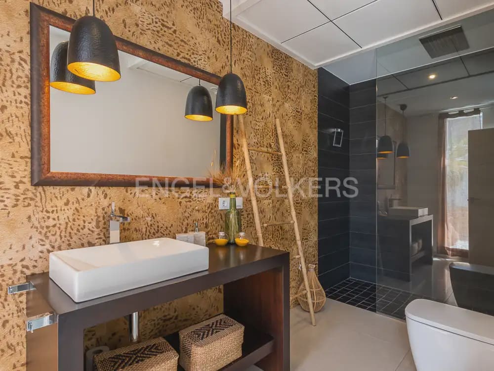 Villa/Maison de 4 chambres à louer à Denia avec piscine garage - 5 500 € (Ref: 9898239)