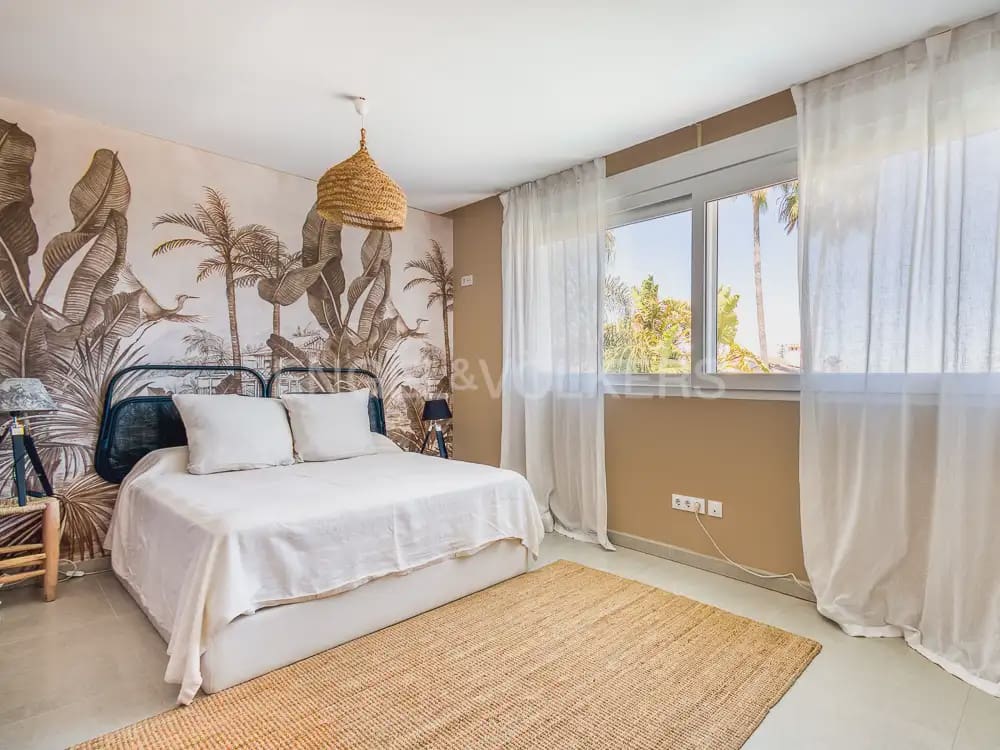 Villa/Maison de 4 chambres à louer à Denia avec piscine garage - 5 500 € (Ref: 9898239)