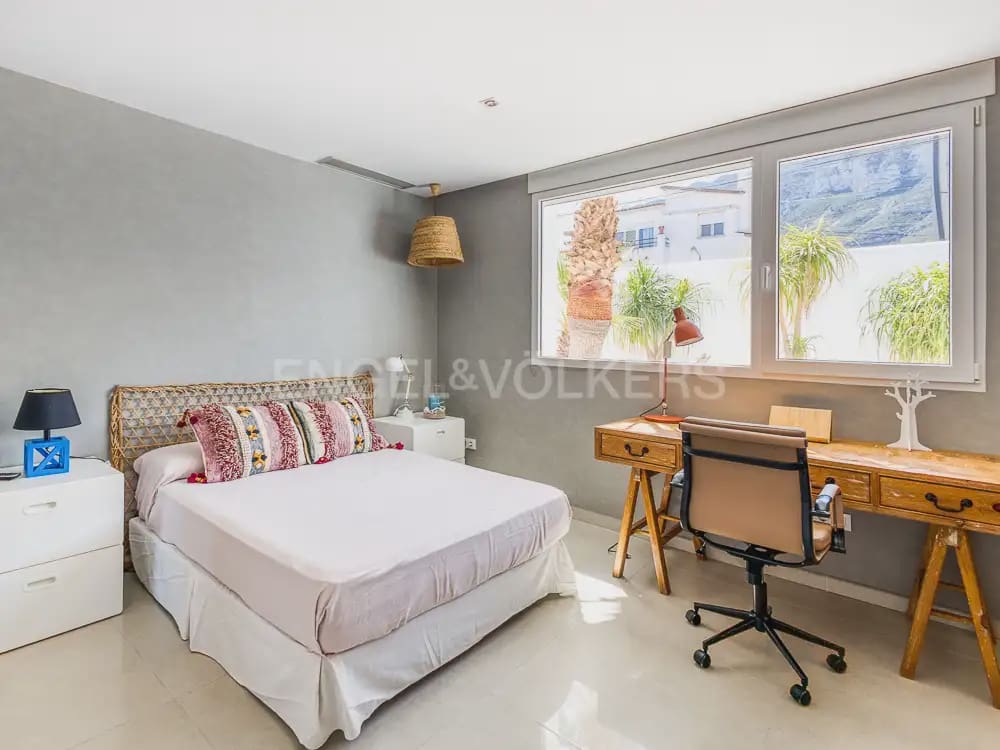 Villa/Maison de 4 chambres à louer à Denia avec piscine garage - 5 500 € (Ref: 9898239)