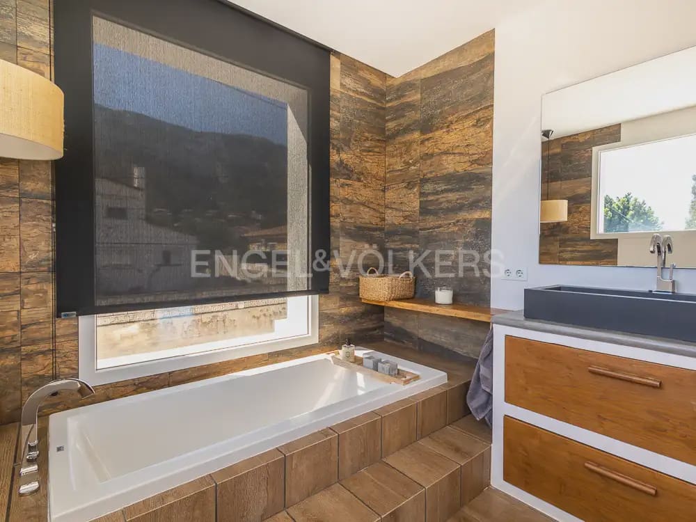 Villa/Maison de 4 chambres à louer à Denia avec piscine garage - 5 500 € (Ref: 9898239)