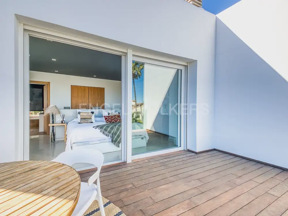 Villa/Maison de 4 chambres à louer à Denia avec piscine garage - 5 500 € (Ref: 9898239)