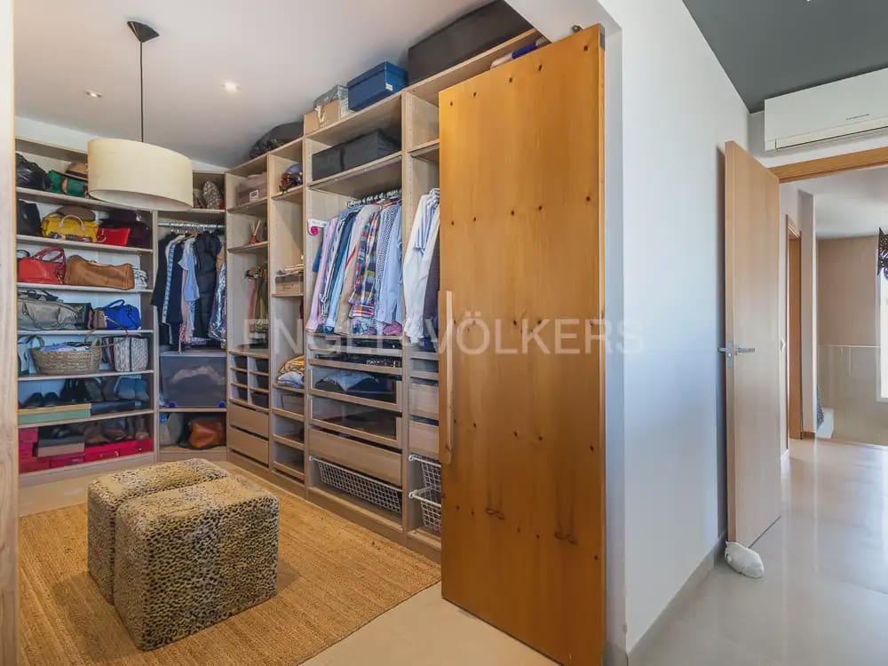 Villa/Maison de 4 chambres à louer à Denia avec piscine garage - 5 500 € (Ref: 9898239)