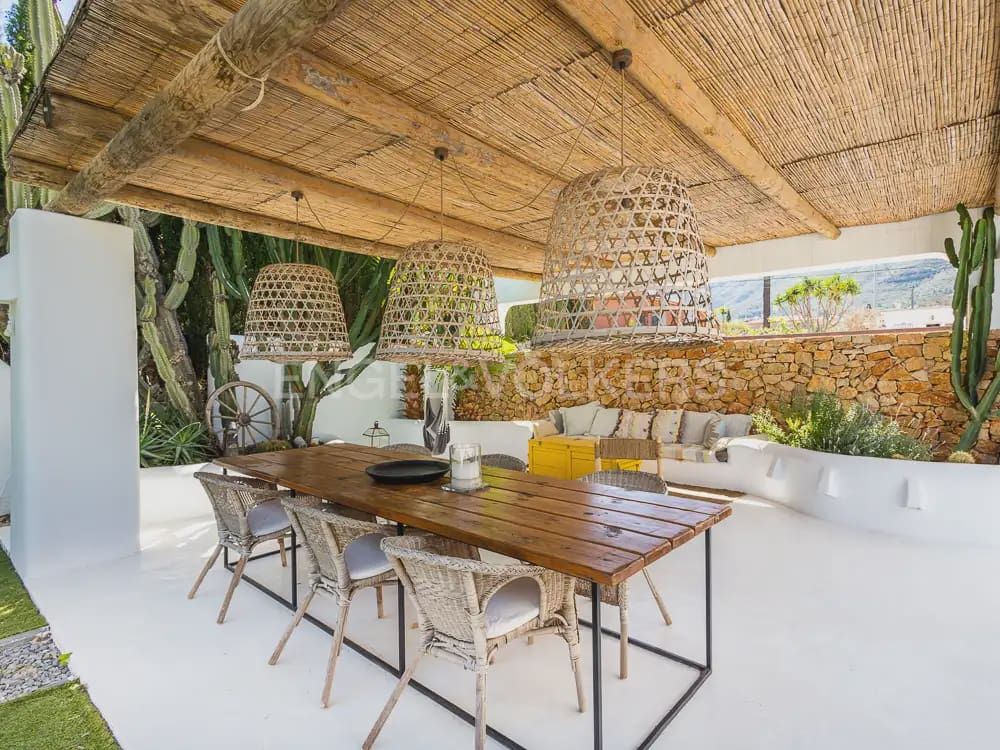 Villa/Maison de 4 chambres à louer à Denia avec piscine garage - 5 500 € (Ref: 9898239)