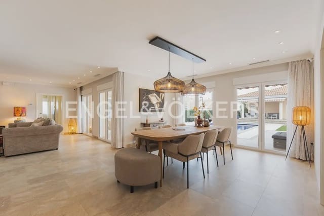 4 quarto Moradia para venda em Vinaròs com piscina garagem - 1 195 000 € (Ref: 9898240)