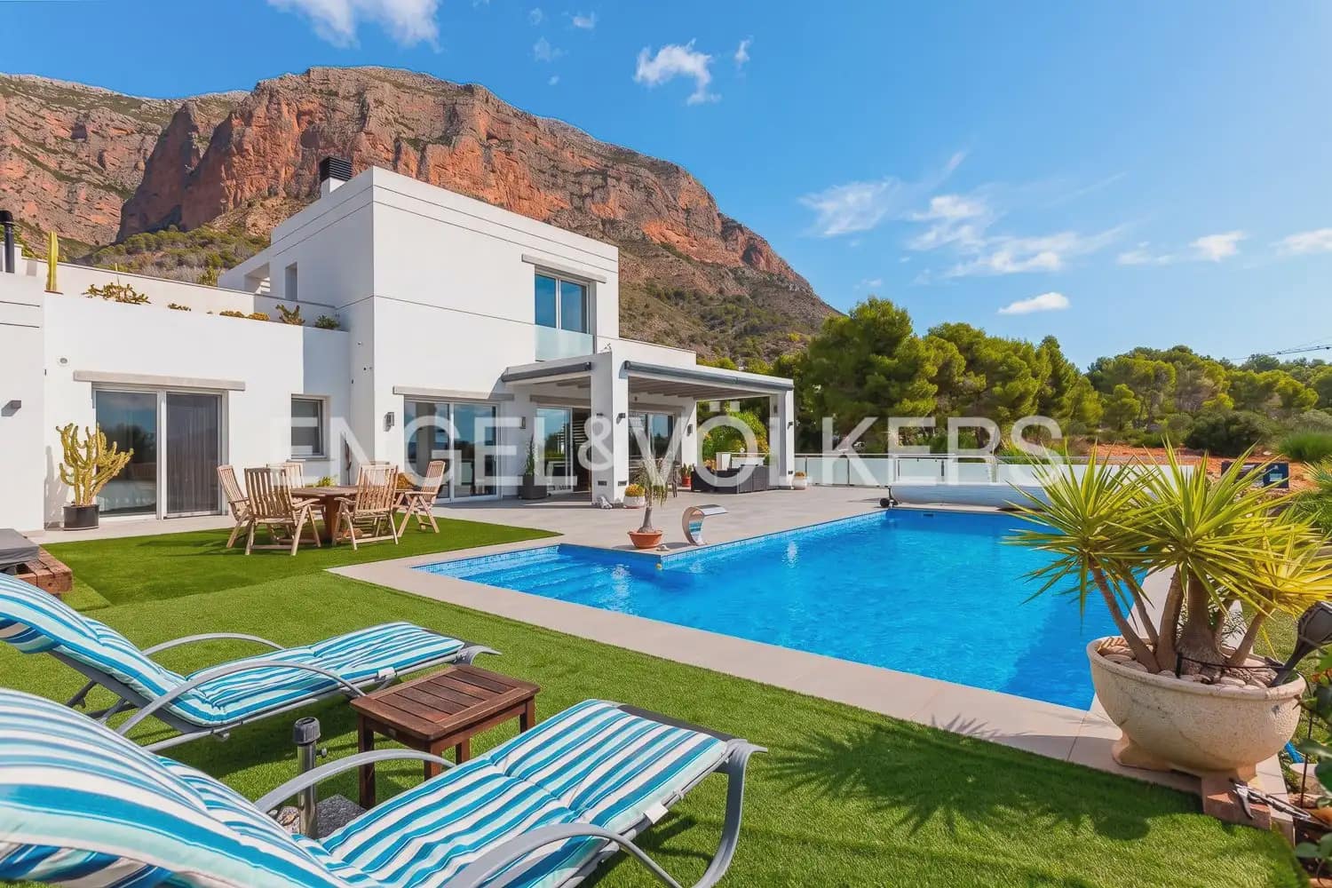 Chalet de 5 habitaciones en Javea / Xàbia en venta - 1.440.000 € (Ref: 9898241)