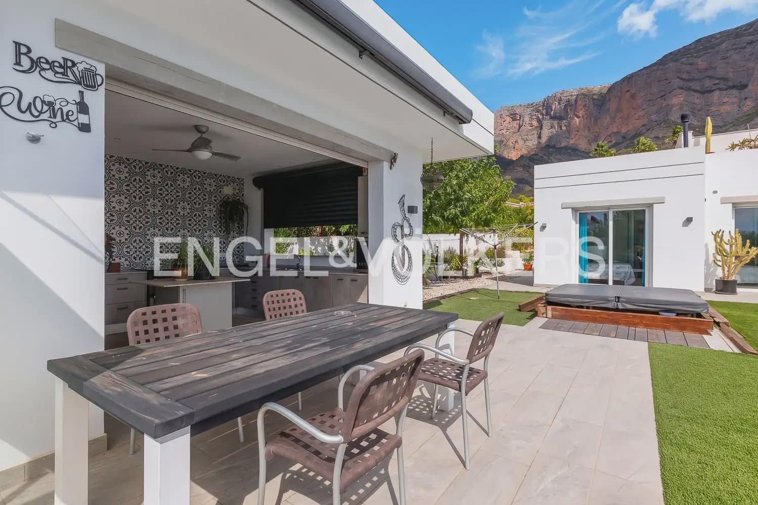 Chalet de 5 habitaciones en Javea / Xàbia en venta - 1.440.000 € (Ref: 9898241)