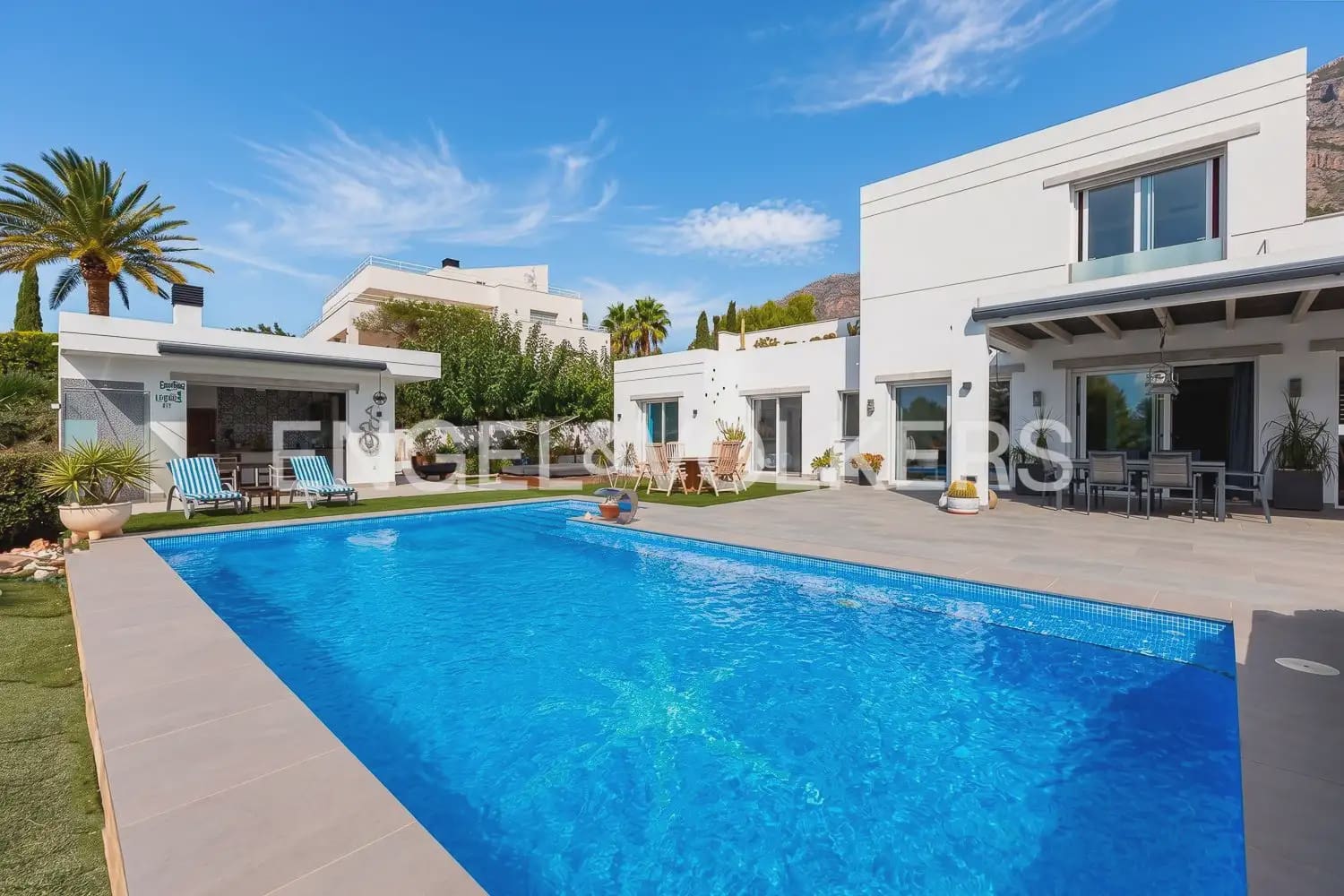 Chalet de 5 habitaciones en Javea / Xàbia en venta - 1.440.000 € (Ref: 9898241)